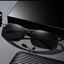 Load image into Gallery viewer, Photosensitive Color-changing Polarized Sunglasses
