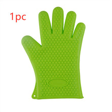 Load image into Gallery viewer, Food Grade Silicone mitts - Heat Resistant BBQ Glove.