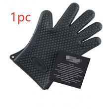 Load image into Gallery viewer, Food Grade Silicone mitts - Heat Resistant BBQ Glove.