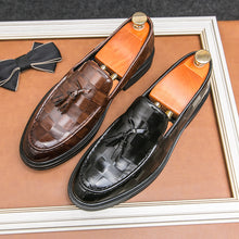 Load image into Gallery viewer, Pointed-toe / Slip-on Business Shoes.