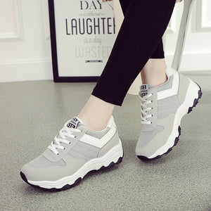 Leisure mesh sport shoes.