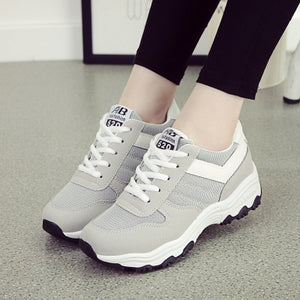 Leisure mesh sport shoes.