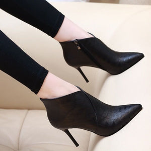 Pointed Toe-Stiletto High Heels.