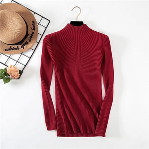 Threaded-half-neck sweater.