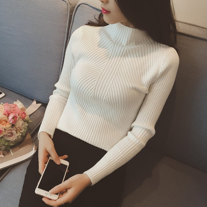 Threaded-half-neck sweater.